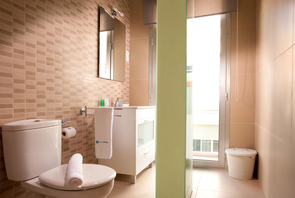 Urbanliving Fajardo Apartment Malaga Room photo